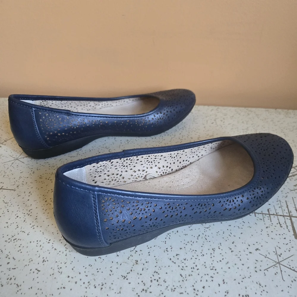 Croft & Barrow Navy Blue Ortholite Perforated Flats, 7M